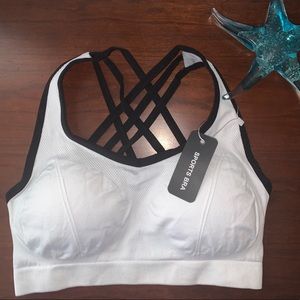 NWT. Sports Bra:)